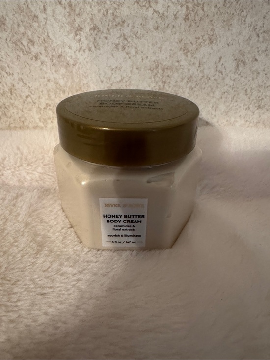 River & Rowe Other - Honey Butter Body Cream - Cream & Gold
